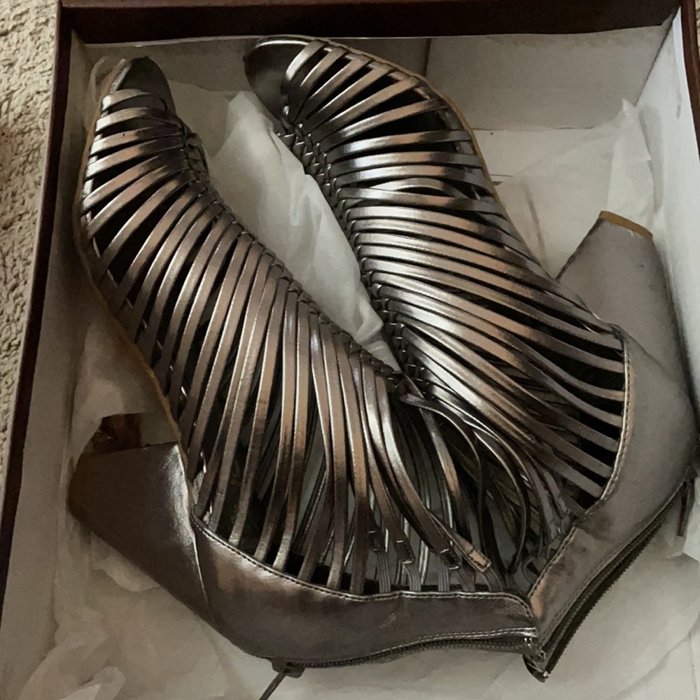 Silver Wedges